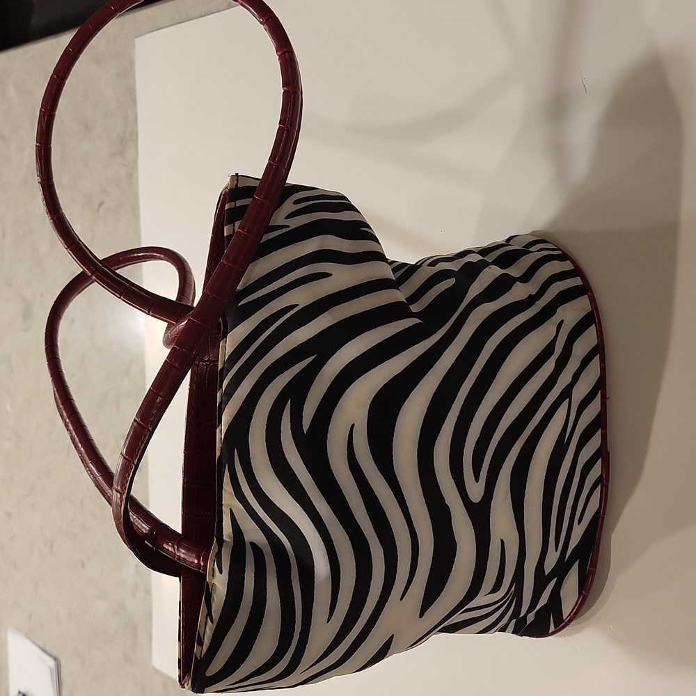 Blk & W Zebra Pattern Tote - image 1